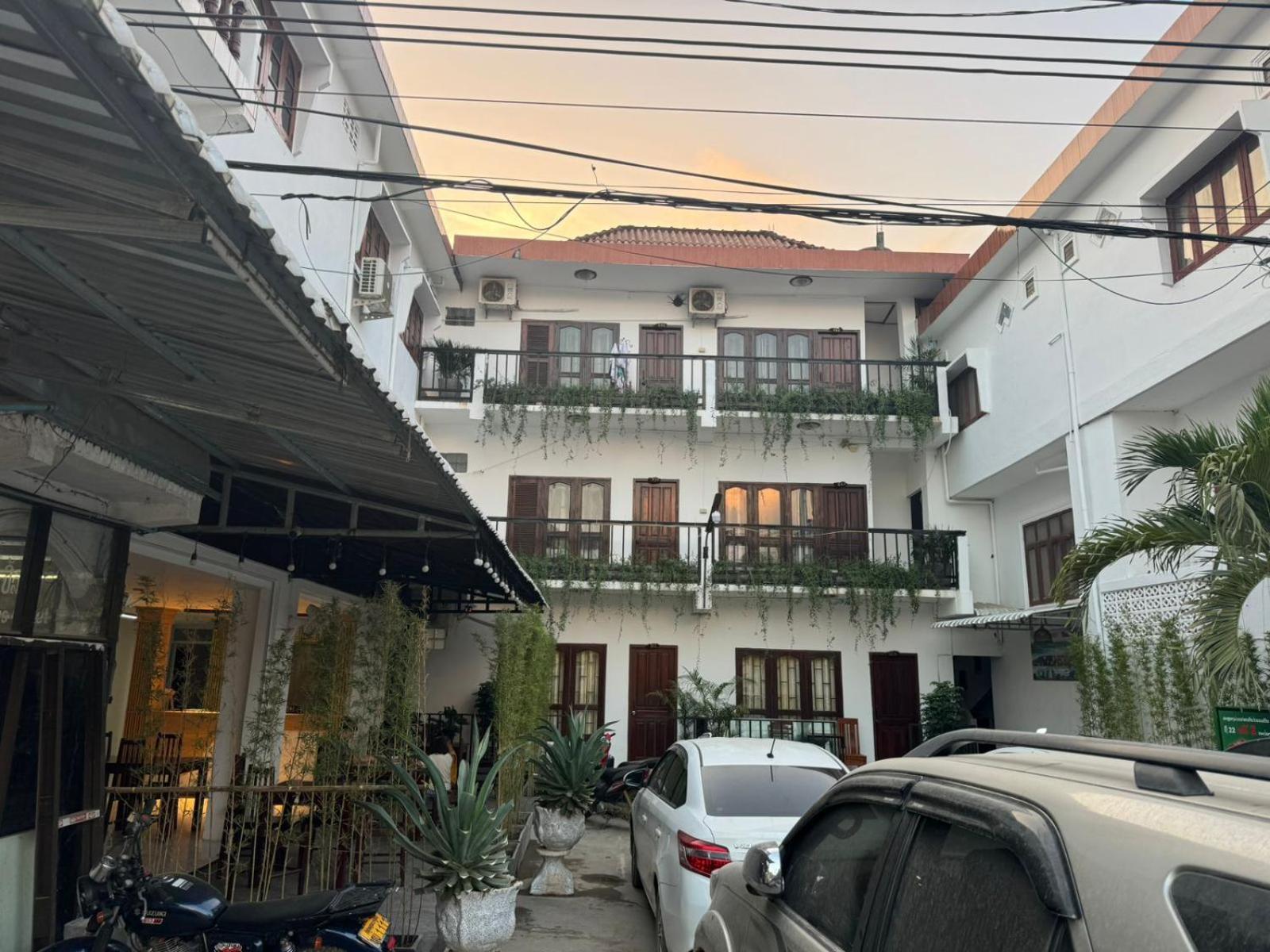 Vang Vieng Green Hotel Экстерьер фото